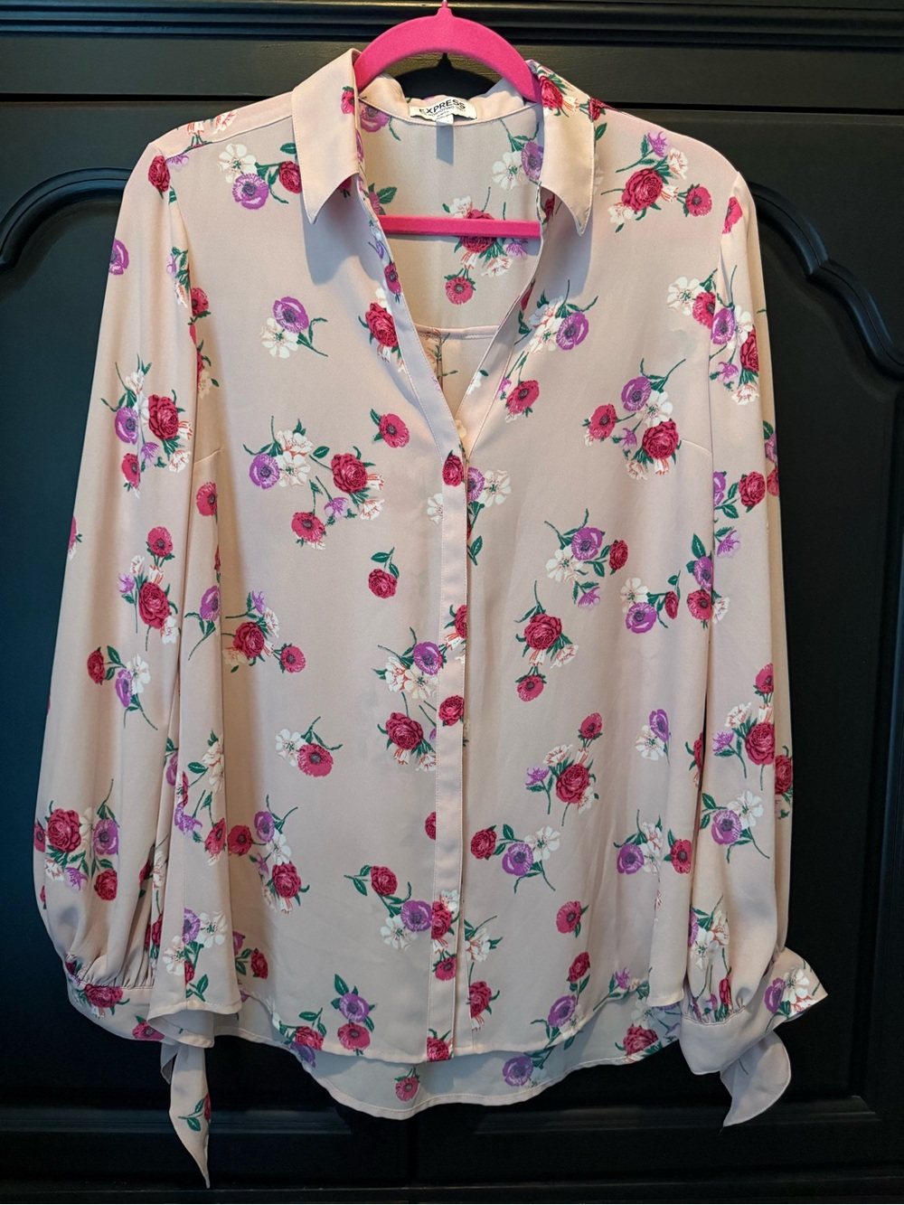Express Portofino Pink Floral Tie-Cuff Blouse Size Large